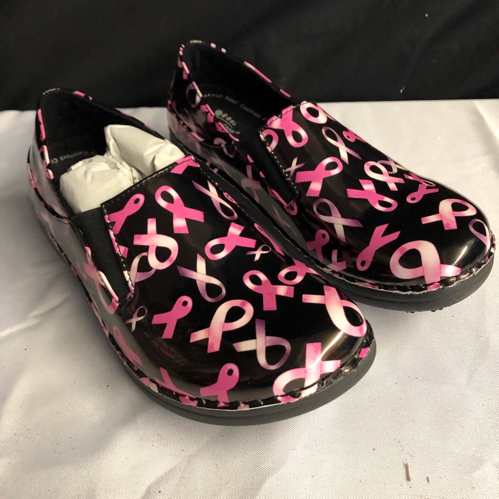 Professional Shoe w/ Breast Cancer Ribbons